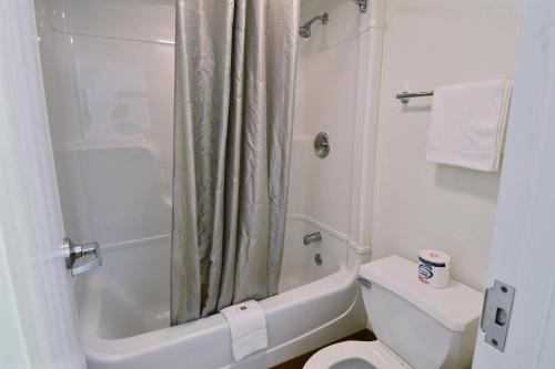 Motel 6-Tewksbury MA - Boston - image 7