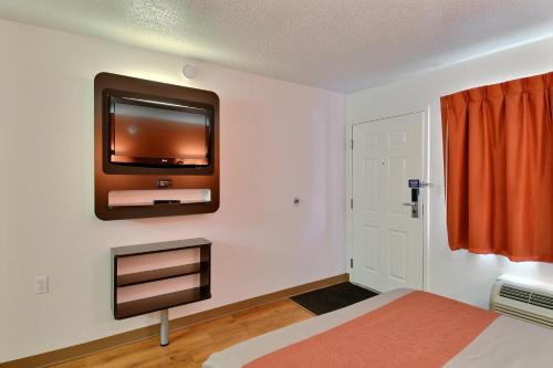 Motel 6-Tewksbury, MA - Boston