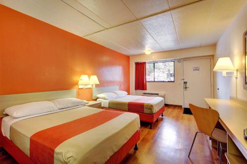 Motel 6-York PA - image 6