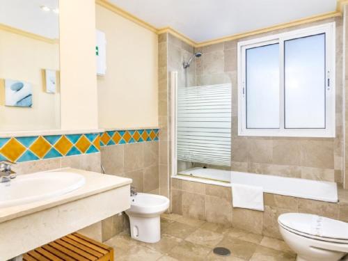 Bonito apartamento a pie de playa - image 3