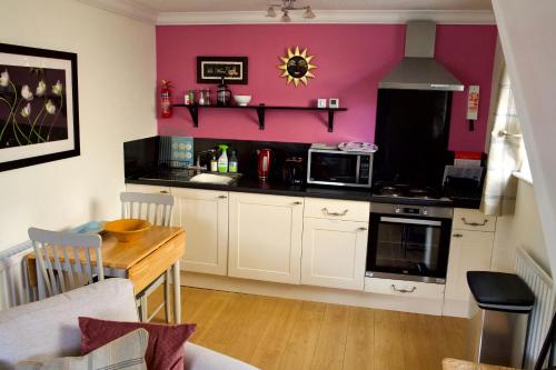 кухня, Rowan House B&B Rooms & A Self Catering Apartment in Carrick