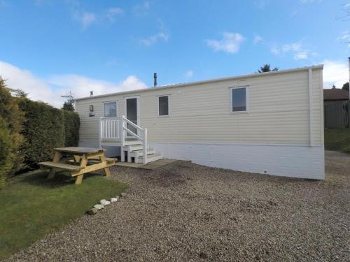2 bedrooms, 4 beds
