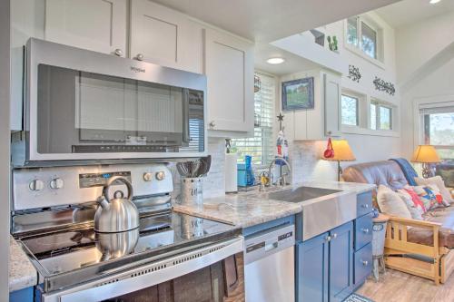 Cozy McKinney Tiny Home with Porch and Fire Pit! in McKinney, USA