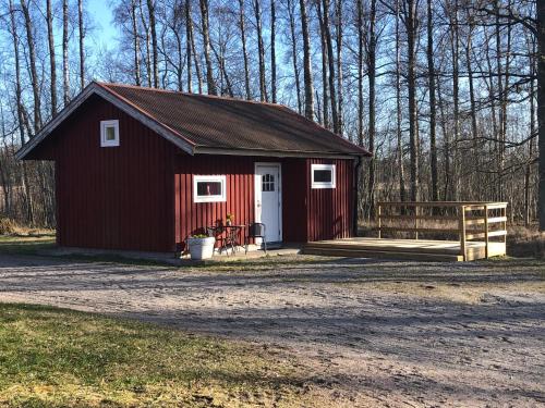 Strandnära Nybyggd Stuga Vänersnäs