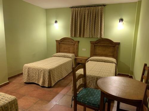 4 twin beds