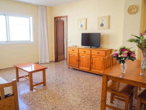 Apartamentos Cala Llonga