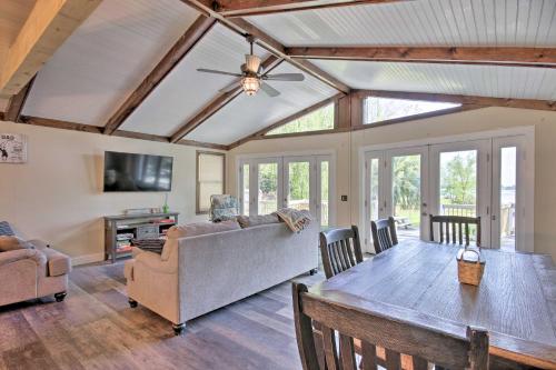 Gilbert House with Outdoor Oasis on Lake Murray - image 2