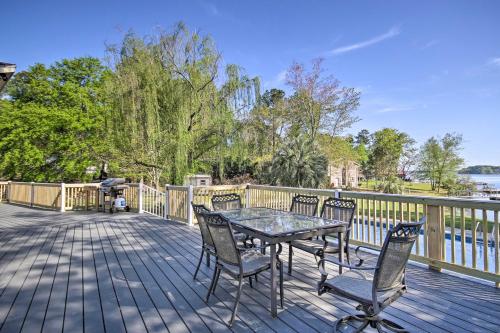 Gilbert House with Outdoor Oasis on Lake Murray - image 5