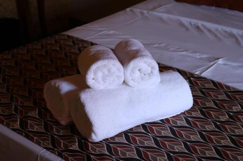 2 twin beds