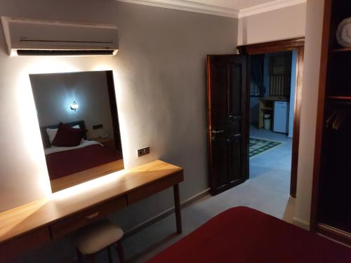 Nerissa Hotel - image 4