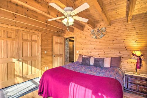 Garnerland in Luray Pet-Friendly Log Cabin with Porch