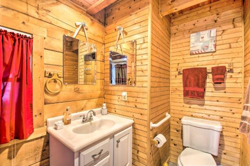 Garnerland in Luray Pet-Friendly Log Cabin with Porch