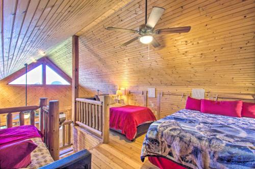 Garnerland in Luray Pet-Friendly Log Cabin with Porch