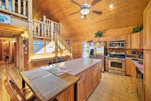 Garnerland in Luray Pet-Friendly Log Cabin with Porch - image 7