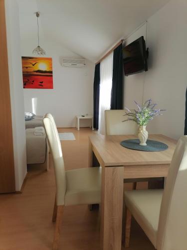 Apartments Kozjan in كارلوفاك