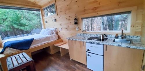 Konyha, Trailside Stays in Rumney