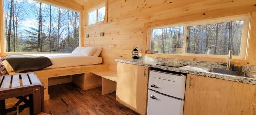 Konyha, Trailside Stays in Rumney