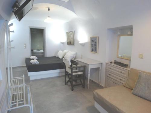 Yposkafo Suites - Studio - Santorini