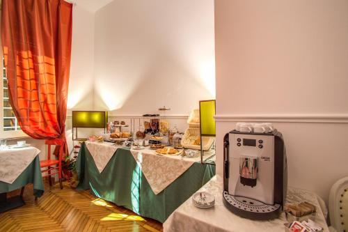 Roma In Una Stanza Guesthouse - image 13