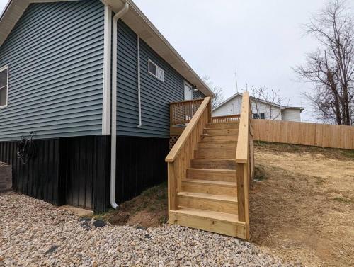 Summerlee Suite - Beautiful Remodeled Farmhouse in Oak Hill 