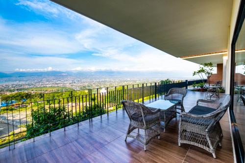 Balcony/terrace, Bukit Indah Doda Hotel & Resorts in Palu