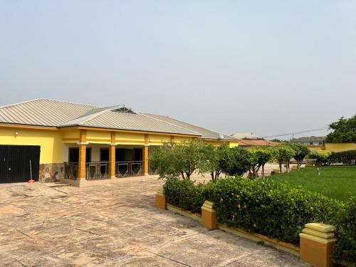 . 5-bedroom house shortlet in kumasi