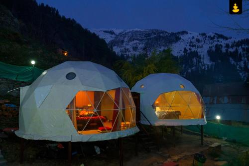 LivingStone Snow Region Campsite Manali