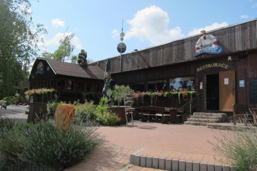 Šeberák - ubytování v chatičkách a v luxusních stanech Šeberák - ubytování v chatičkách a v luxusních stanech