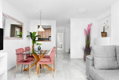  Beachfront 2 Bedroom Apartment with Sea View Calahonda in Sitio de Calahonda