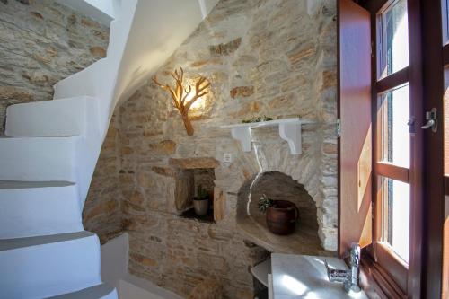 Зручності, Platsa's House in Іос