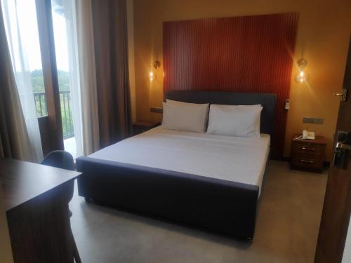 Deluxe Double Room with Shower room in Sooriya Wessagiri Resort