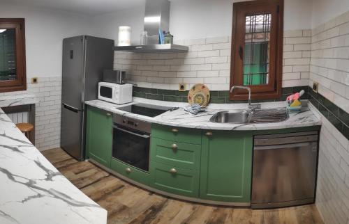 Casa Rural El Edén del Ungría (Casa Rural El Eden del Ungria) in 阿坦桑