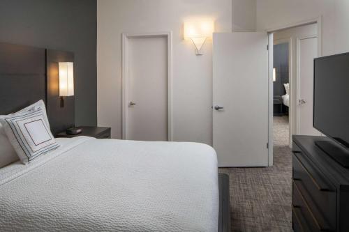 2 bedrooms, 3 beds