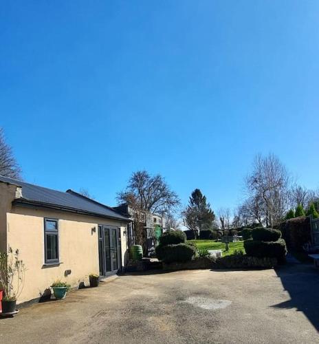 Sycamore Lodge Kent With EV Zappi type 2, swimming pool for a fee in Brabourne