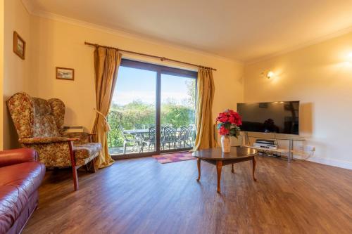 Lake District, spacious holiday home, sleeps 11, village location in Ennerdale