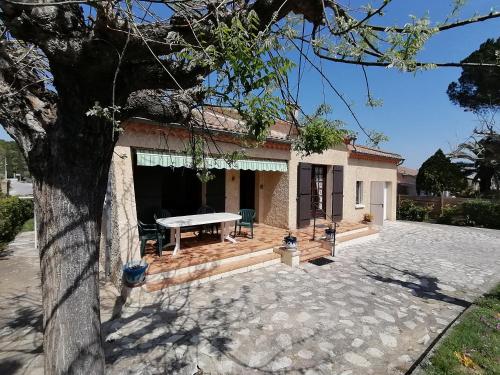 Charmante maison avec terrasse aux portes de l'Ardèche