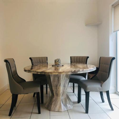 Létesítmények, Townhouse Clifden: Located in the heart of Connemara in Clifden
