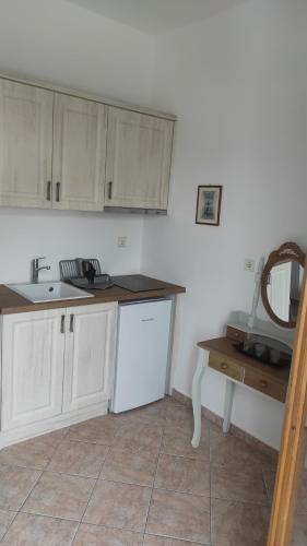 Delfinaki studio in Ios