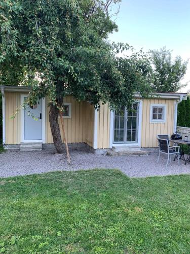 . Mysigt gårdshus på vackra Stensö
