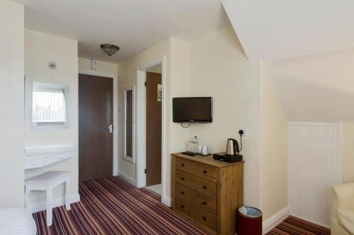 Stoneleigh Hotel - image 13