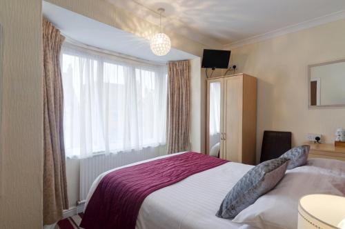 Stoneleigh Hotel - image 3