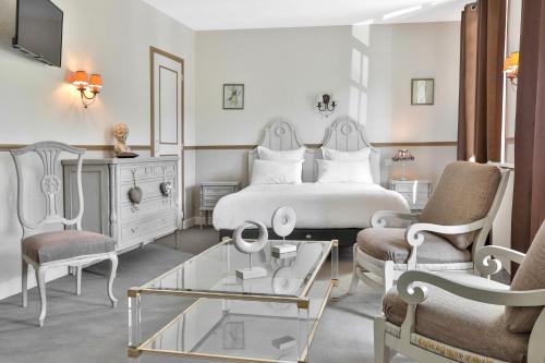 Quad room, annex