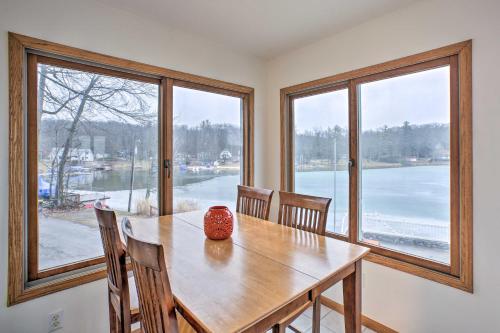 Lakefront Newaygo Home - Private Dock, Kayaks in Ņūveigo (MI)