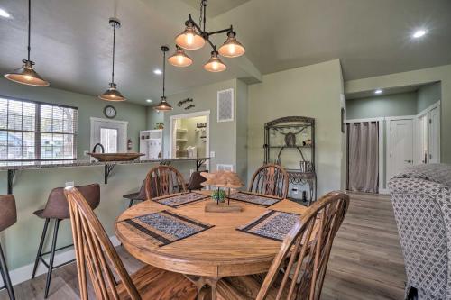 Modern Retreat with Deck Walk to White River! in Cotter, USA