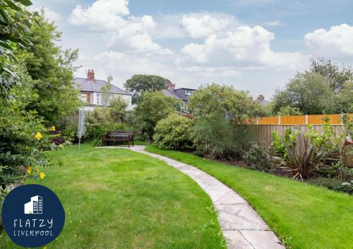 Flatzy - Charming Garden Annexe in Aigburth with Kitchenette