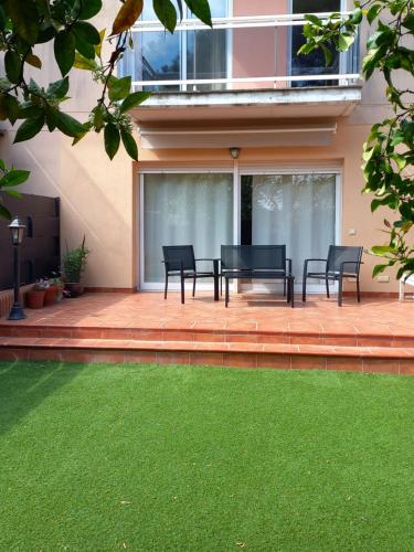 Cambrils Casa con jardín y piscina en zona tranquila gîte à louer Los Hospitales