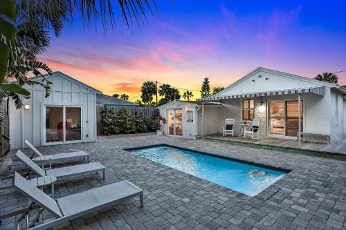 Anastasia Lodge Cabana