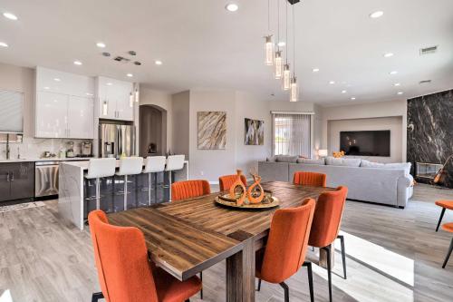 2 Mi to Coachella Grounds Home with Fire Pit!