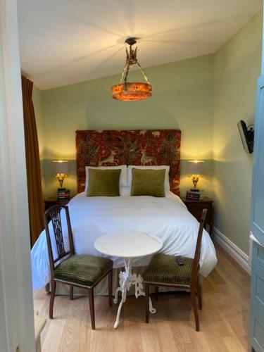 West Beach House -Sea Views in โคฟ