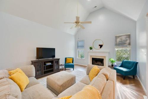 Quaint homey cottage style house in Harvest, Alabama